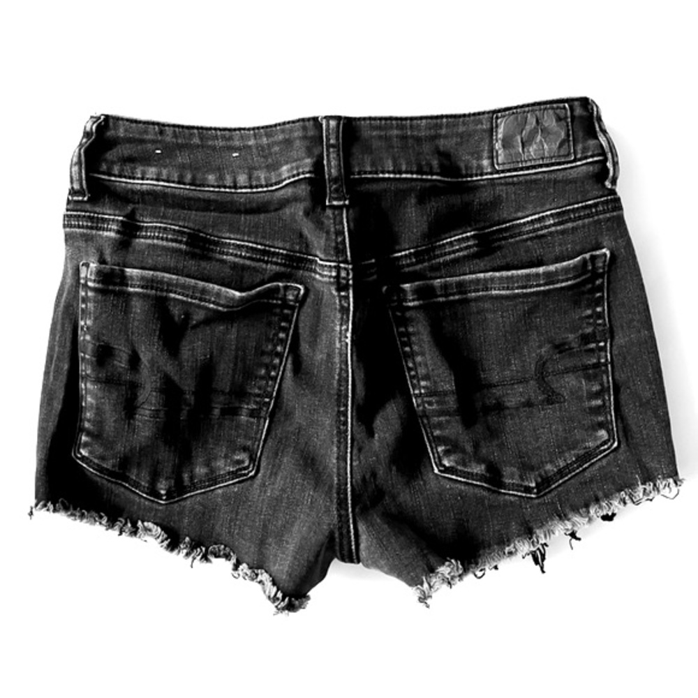 American Eagle Black Wash Denim Hi-Rise Lace Pocket Short Size 6